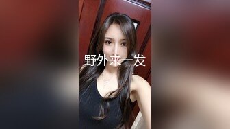 女友白嫩的小屁股，20CM大鸡巴生怕操肿了嫩逼，轻轻捅几下女友就受不了啦！