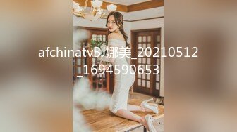 清纯乖巧邻家妹妹新买的学生制服，穿上给大家看，撩起里面穿着连体内裤