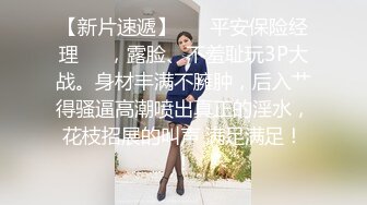   风骚的黑丝御姐少妇全程露脸大秀直播，样子好骚舔了道具舔大哥鸡巴