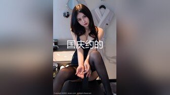 顺义会所的年轻妩媚少妇，一袭白衣被约出来吃鸡，这口活滑溜溜 含的客人好爽豪爽，要吃过多少鸡巴才有这技术？